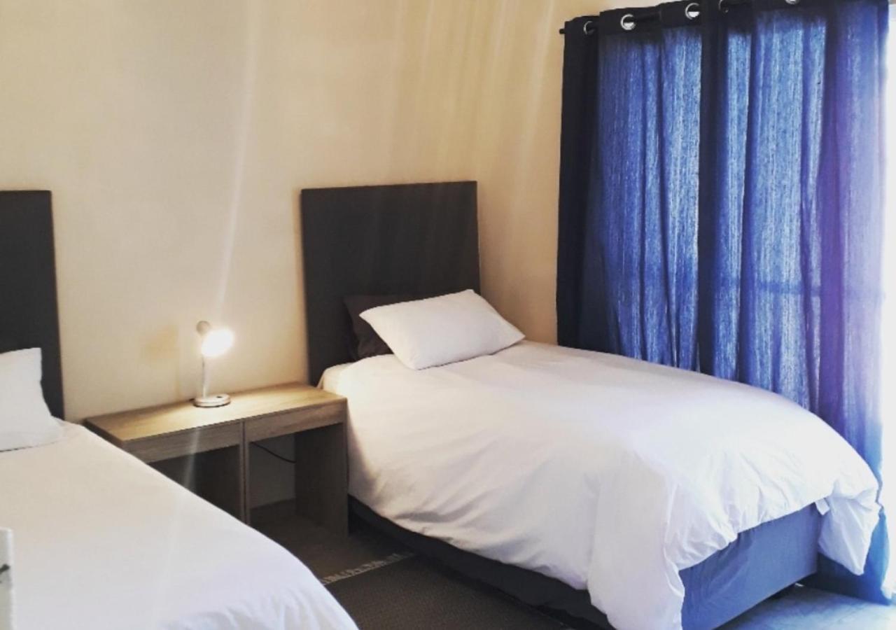 Bateleur Self Catering Cc Apartamento Windhoek Exterior foto