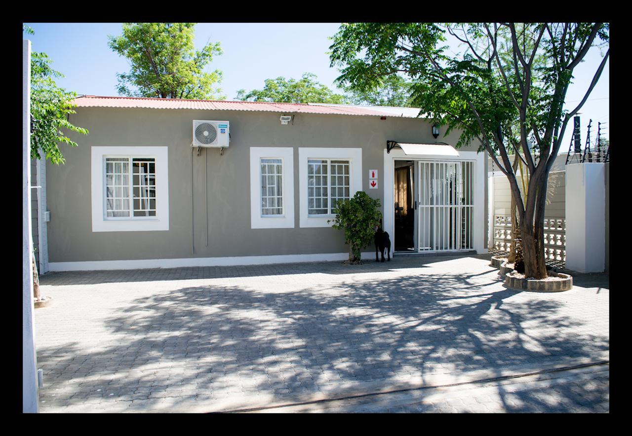 Bateleur Self Catering Cc Apartamento Windhoek Exterior foto